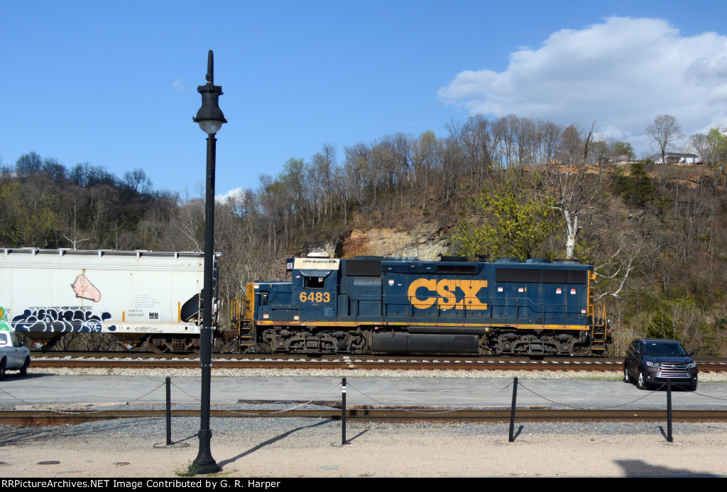 CSX local freight L206 makes its way east to home base of Sandy Hook yard.